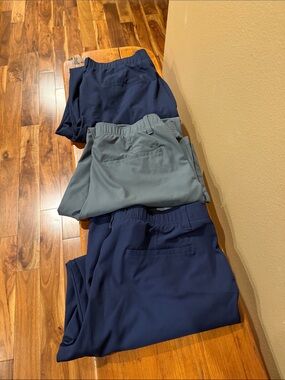 Under Armour Men's 3 pairs in Navy and Gray - stretch waste